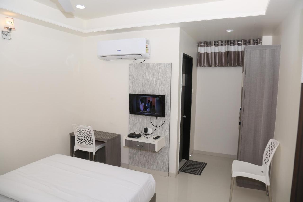 Hotel Lotus Chandrapur Екстериор снимка