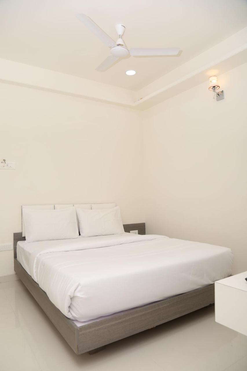 Hotel Lotus Chandrapur Екстериор снимка