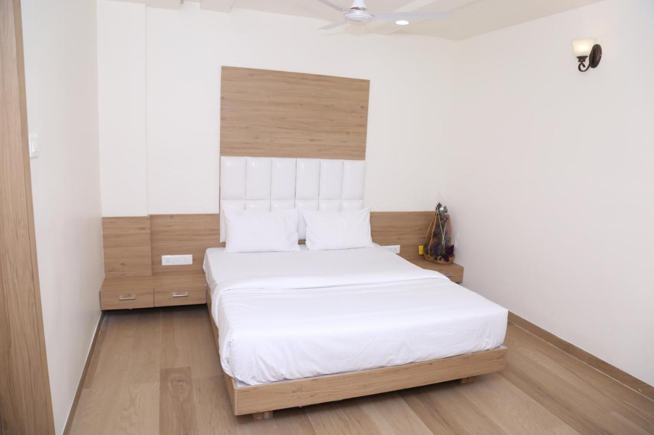 Hotel Lotus Chandrapur Екстериор снимка