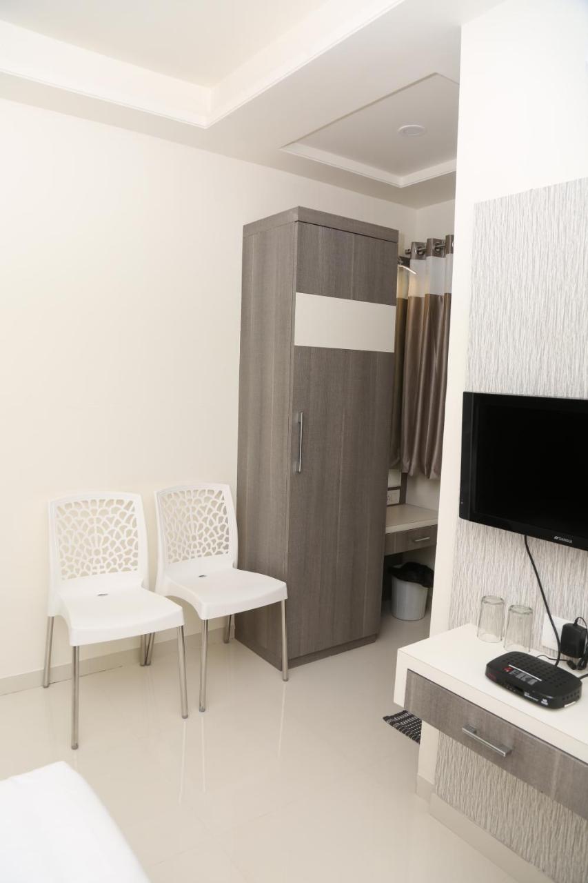 Hotel Lotus Chandrapur Екстериор снимка